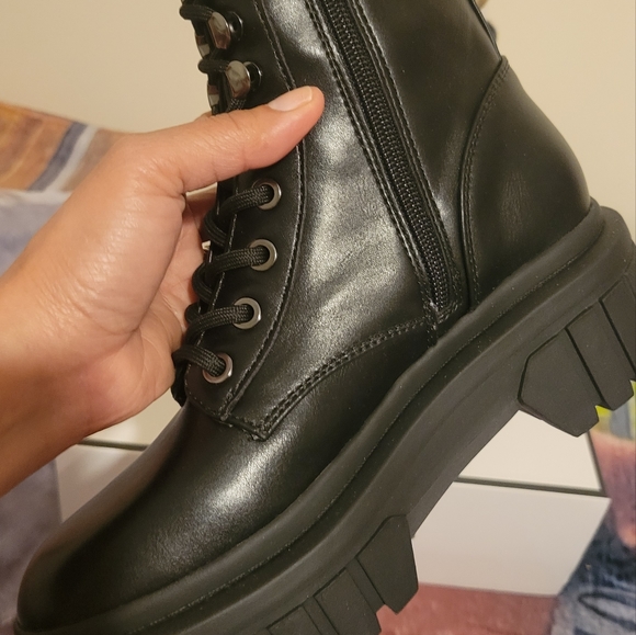 Guess ferina lug sole lace up  combat boots black - Picture 6 of 12